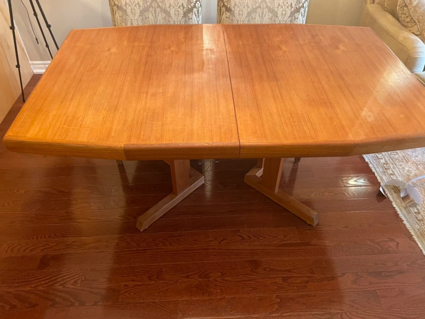 ✨ Solid Teak Wood Dining Table + Extra Leaf - photo 5