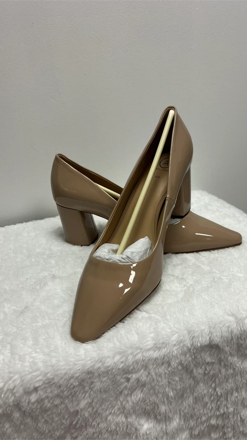 11W Nude Patent Heels