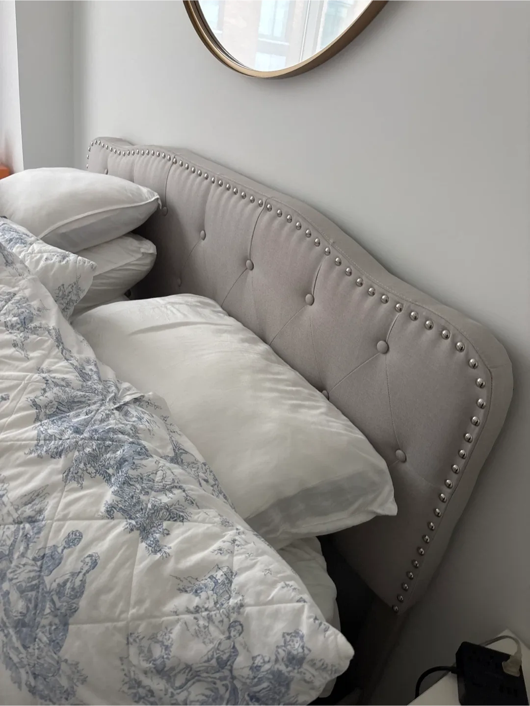 Queen Bedframe image indicator(2)