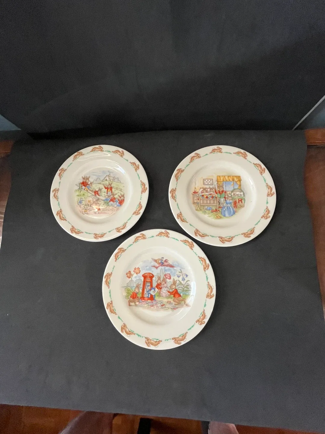 16 Royal Doulton BUNNYKINS Dishes Set image indicator(5)