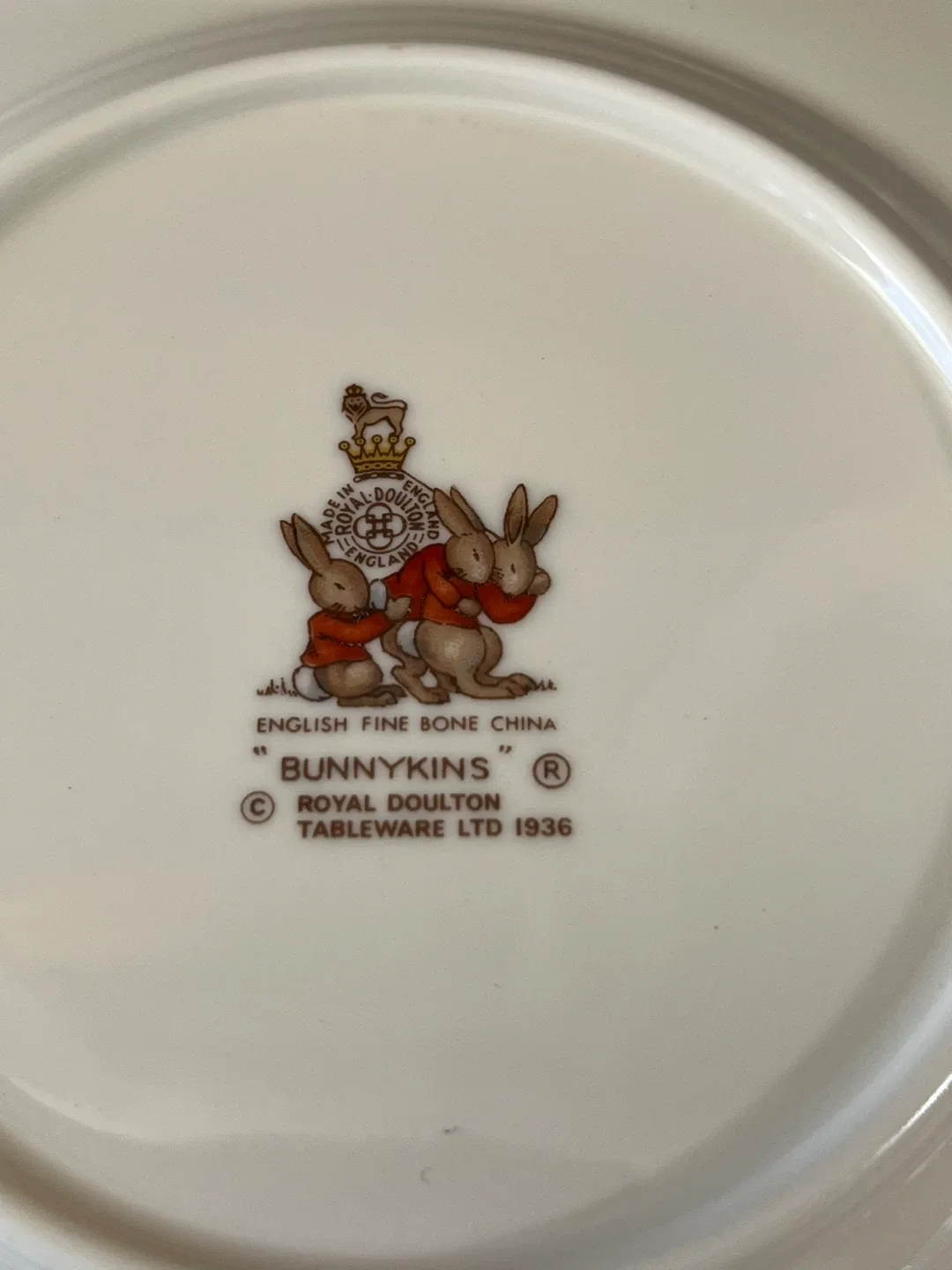 16 Royal Doulton BUNNYKINS Dishes Set image indicator(8)