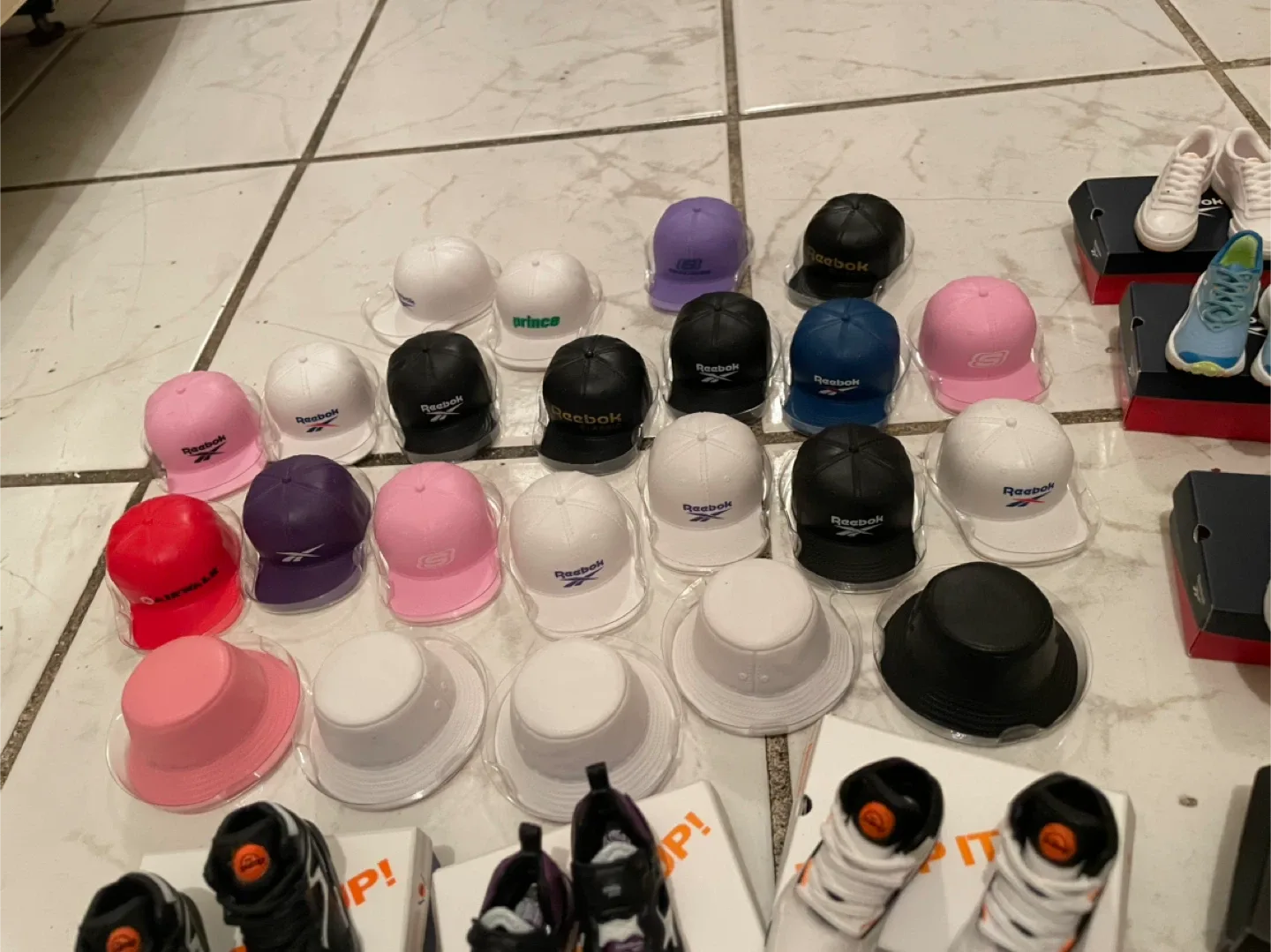 50pc Mini Brands Lot (TOYS/COLLECTIBLES) image indicator(5)