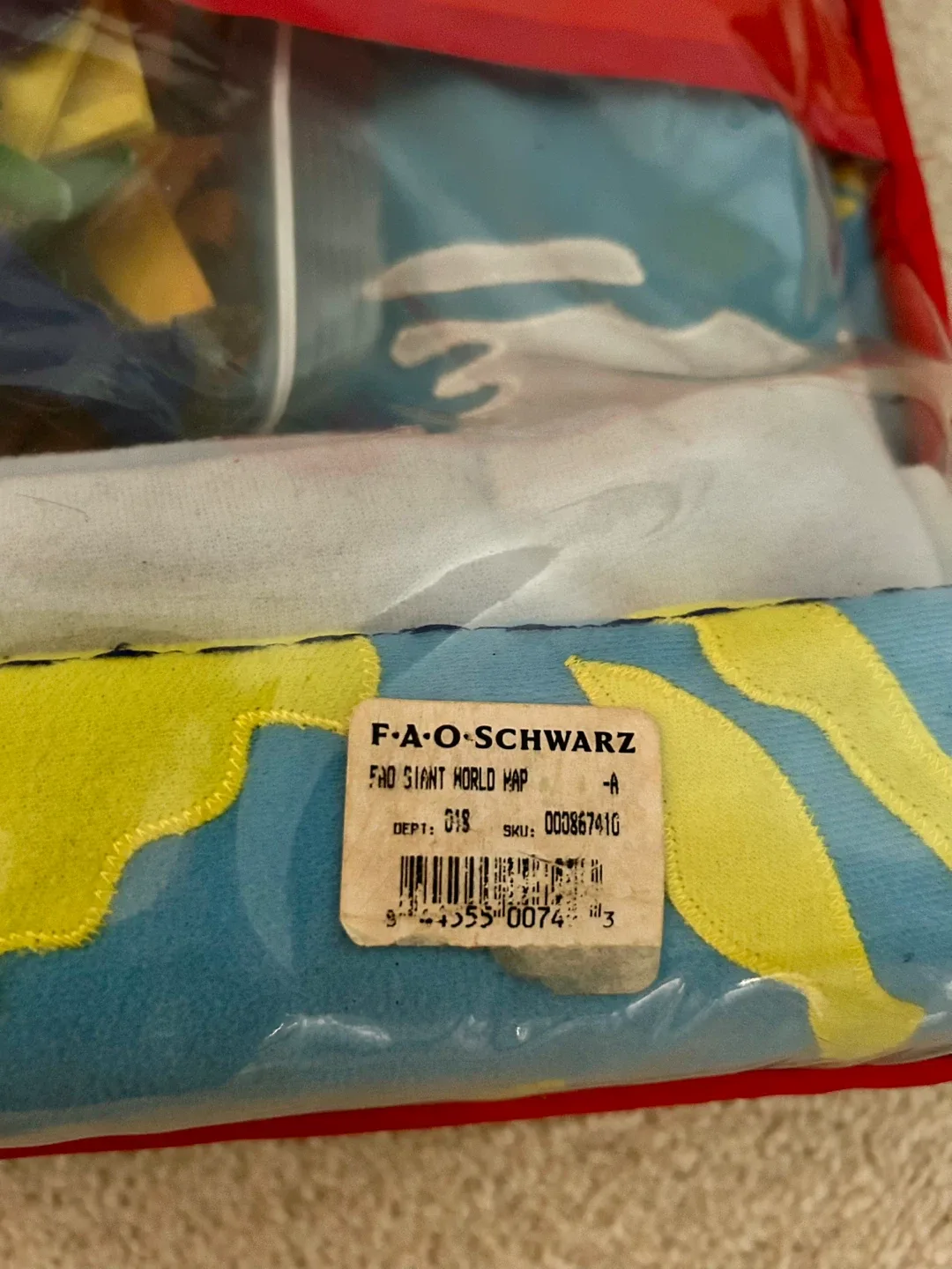 FAO Schwarz Giant World Map image indicator(2)