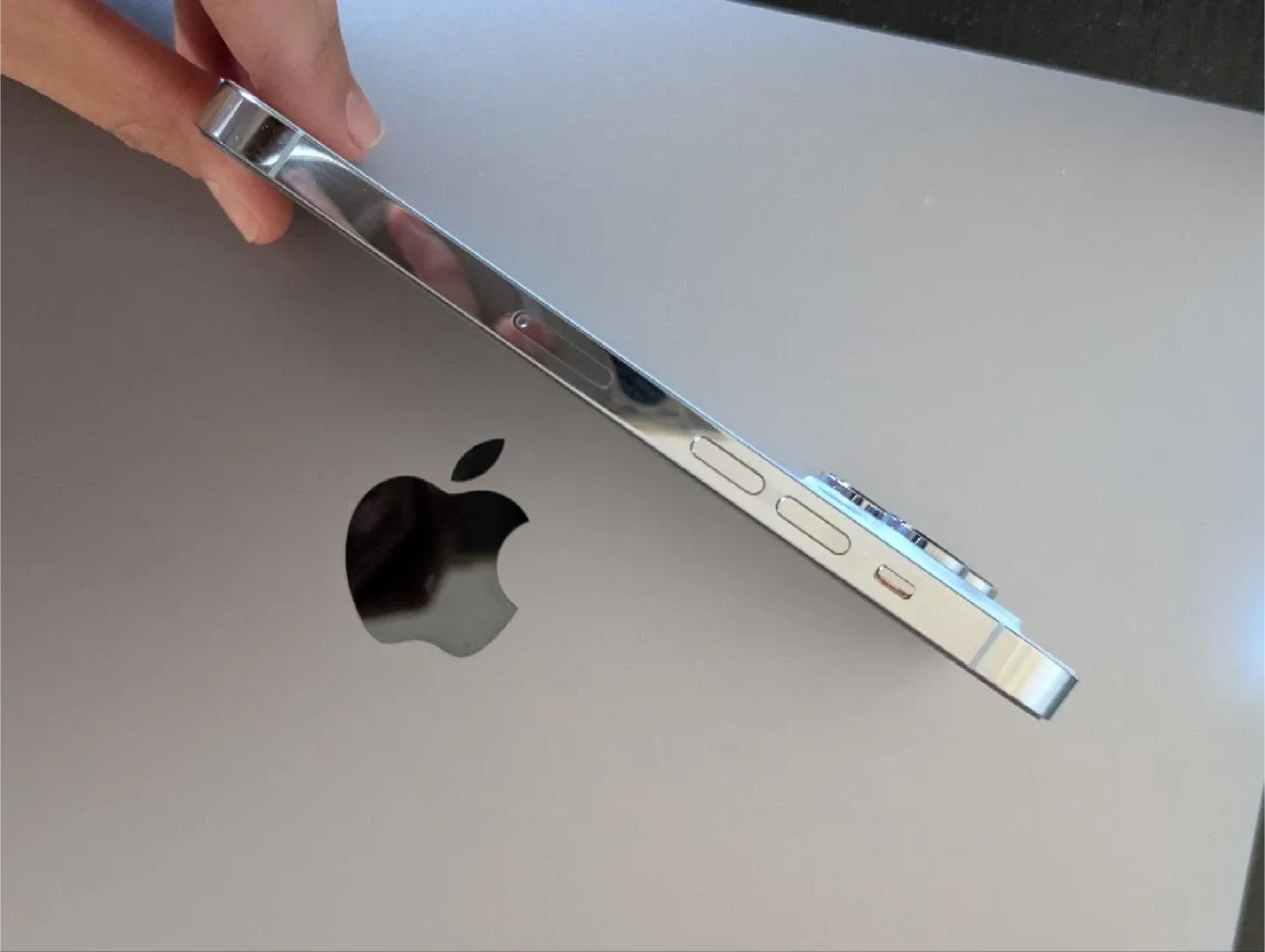 Apple iPhone 14 Pro - Silver (Excellent Condition) image indicator(3)