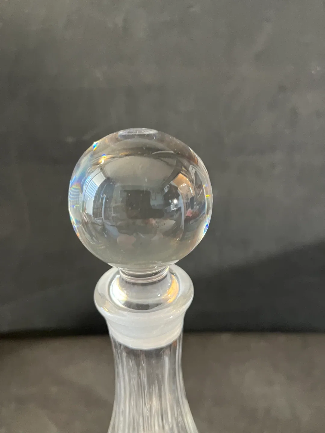 Clear Glass Decanter with Stopper image indicator(3)