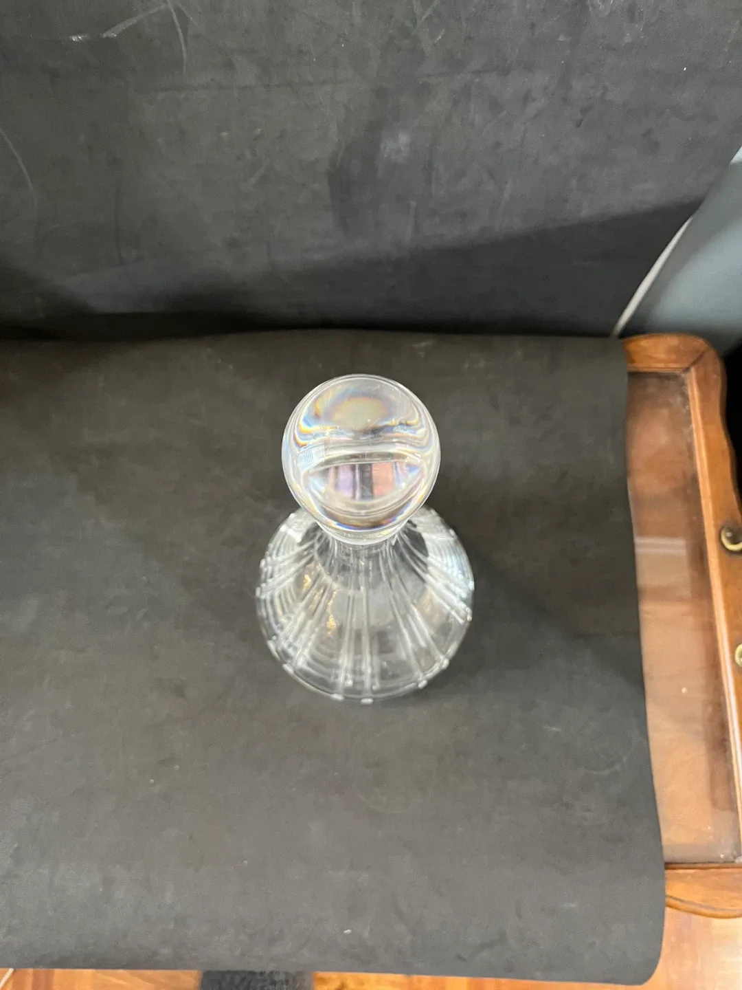 Clear Glass Decanter with Stopper image indicator(6)