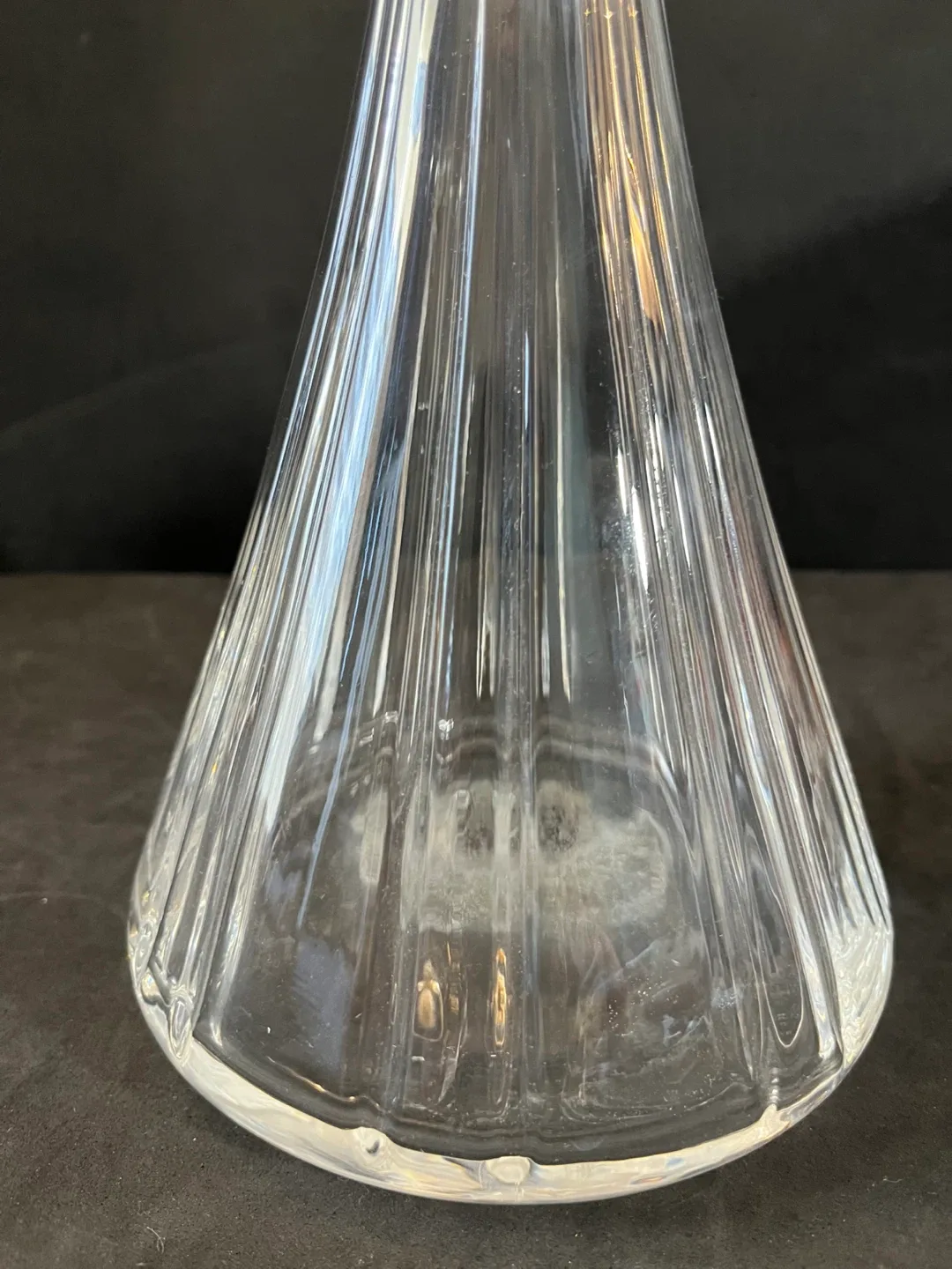 Clear Glass Decanter with Stopper image indicator(7)