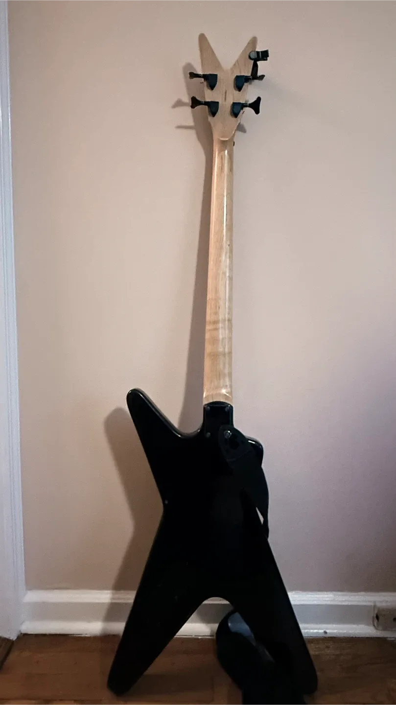 Dean ML Metalman Bass Guitar - Black image indicator(2)