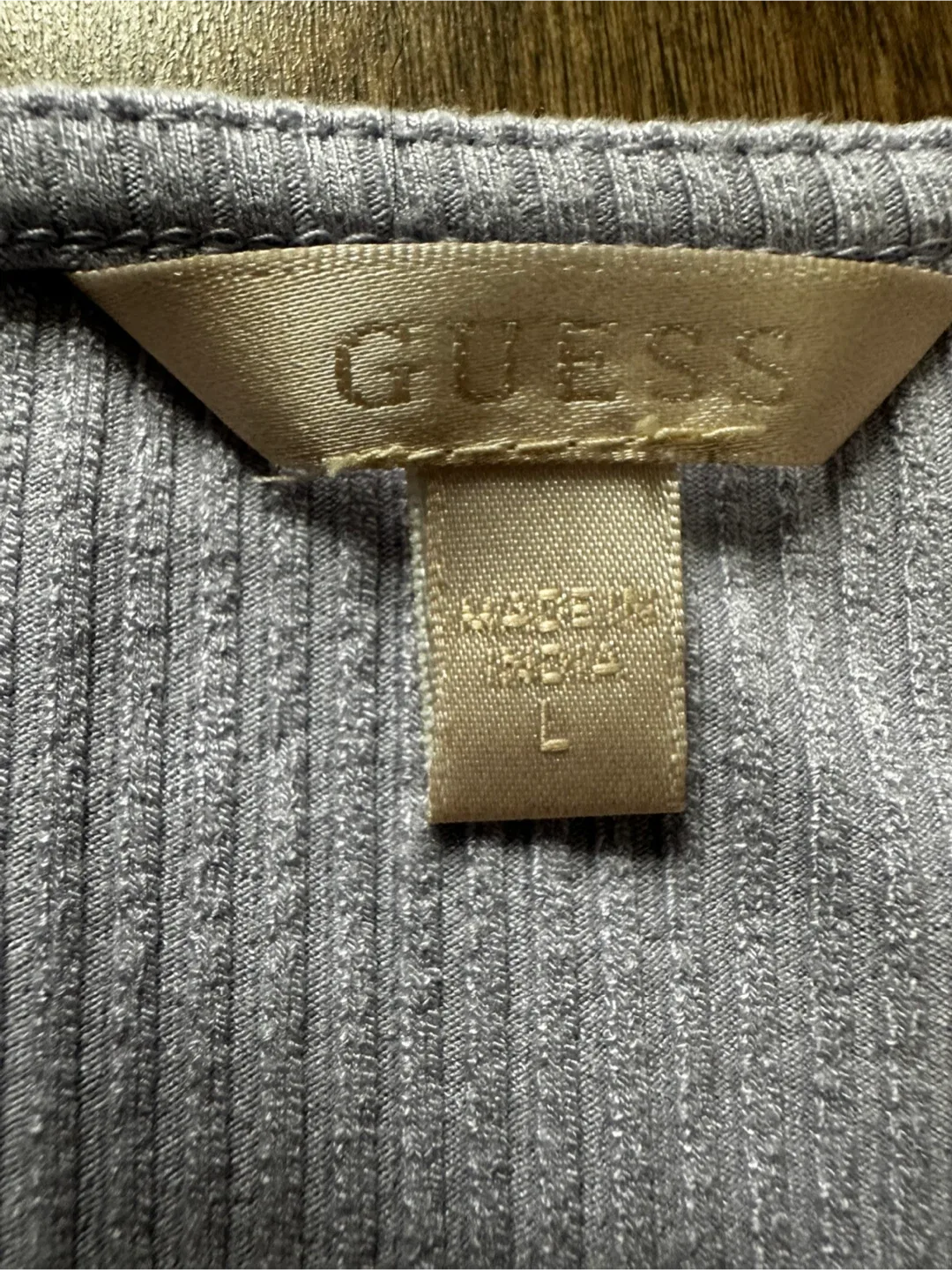 Guess Ribbed T-Shirt - Size L image indicator(3)