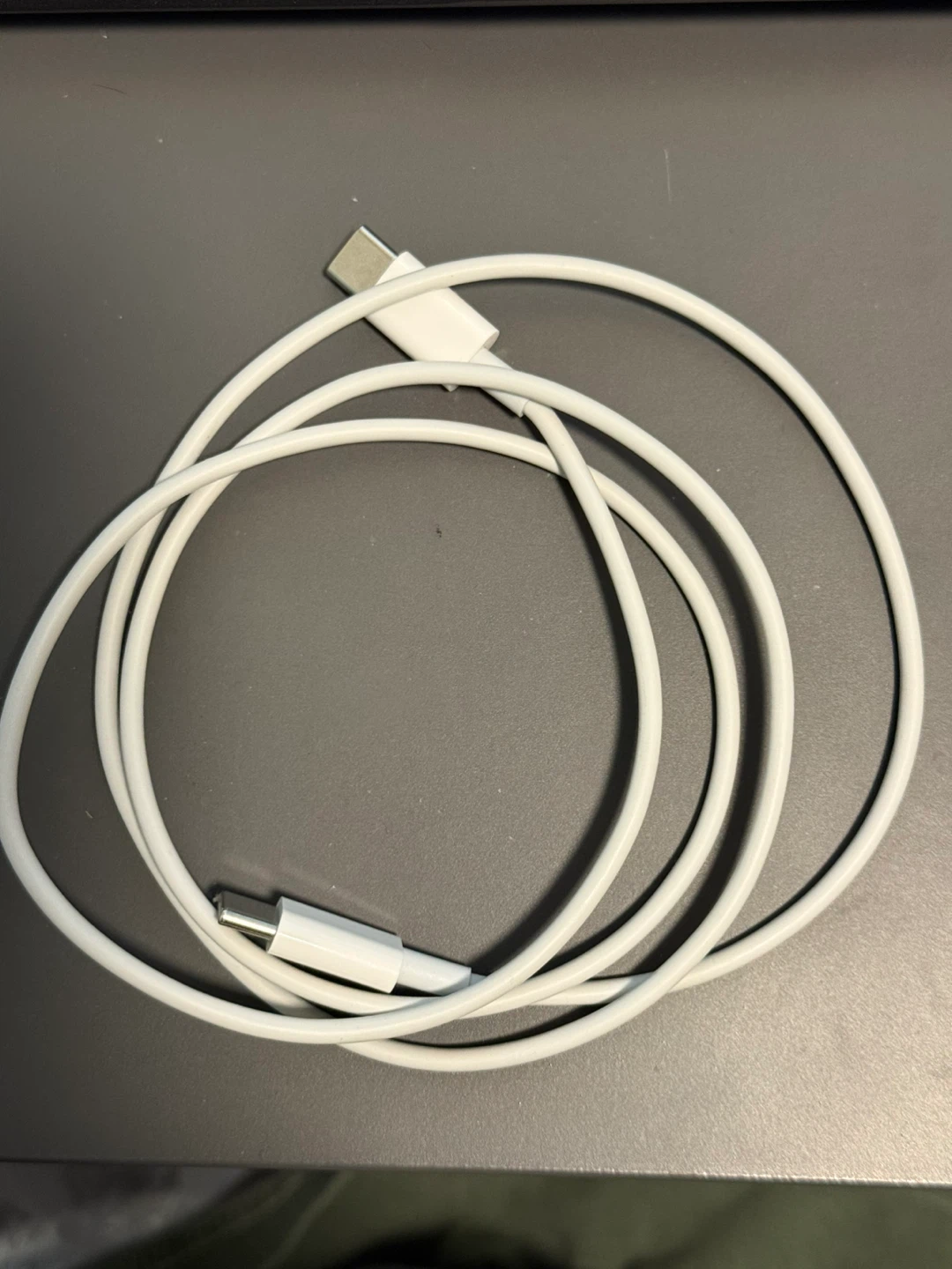 Apple usb-c to usb-c cable