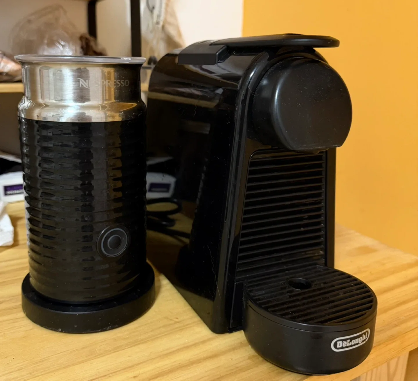 Nespresso Coffee Machine & Aeroccino Milk Frother