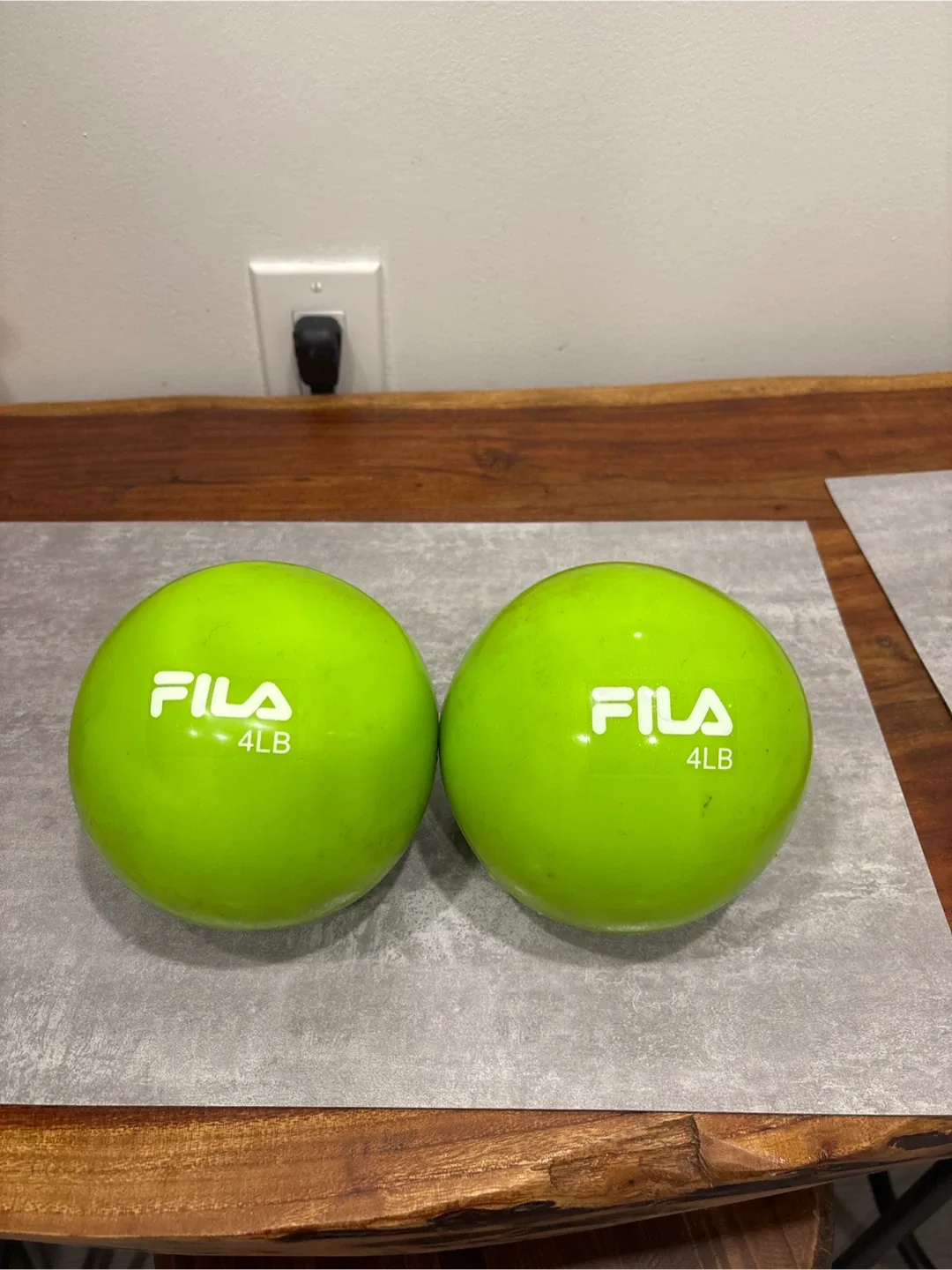 FILA 4LB Weighted Toning Ball - Green