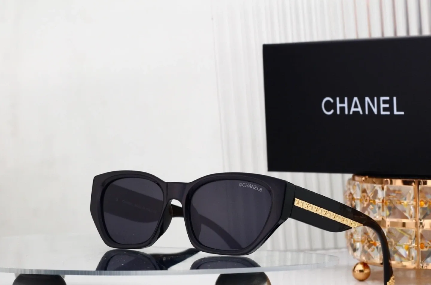 Designer Sunglasses: Cartier, Gucci, Hermes, Louis Vuitton image indicator(7)