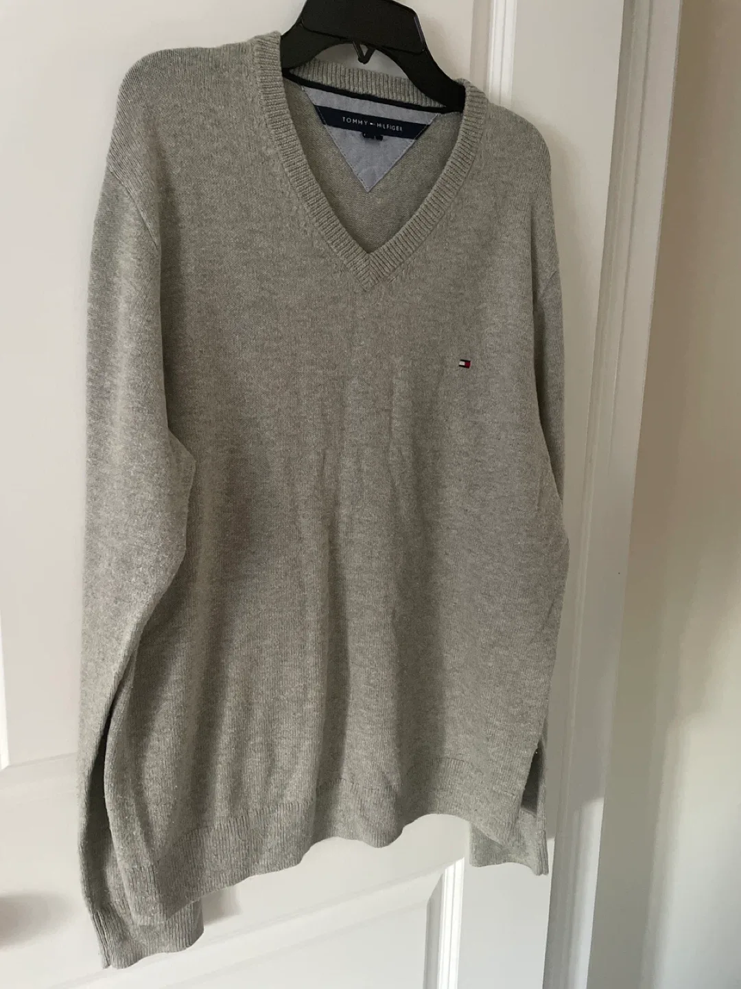 Tommy Hilfiger Grey V-Neck Sweater - Large