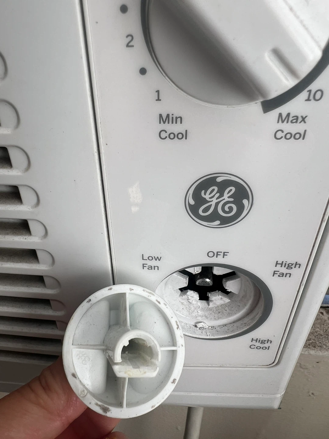 Free Window Air Conditioner - photo 3