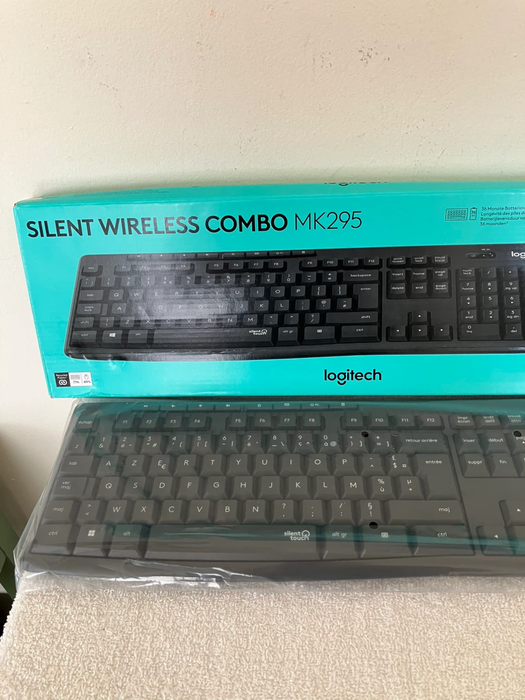 New Logitech Silent Wireless Combo MK295 - Keyboard & Mouse - photo 2