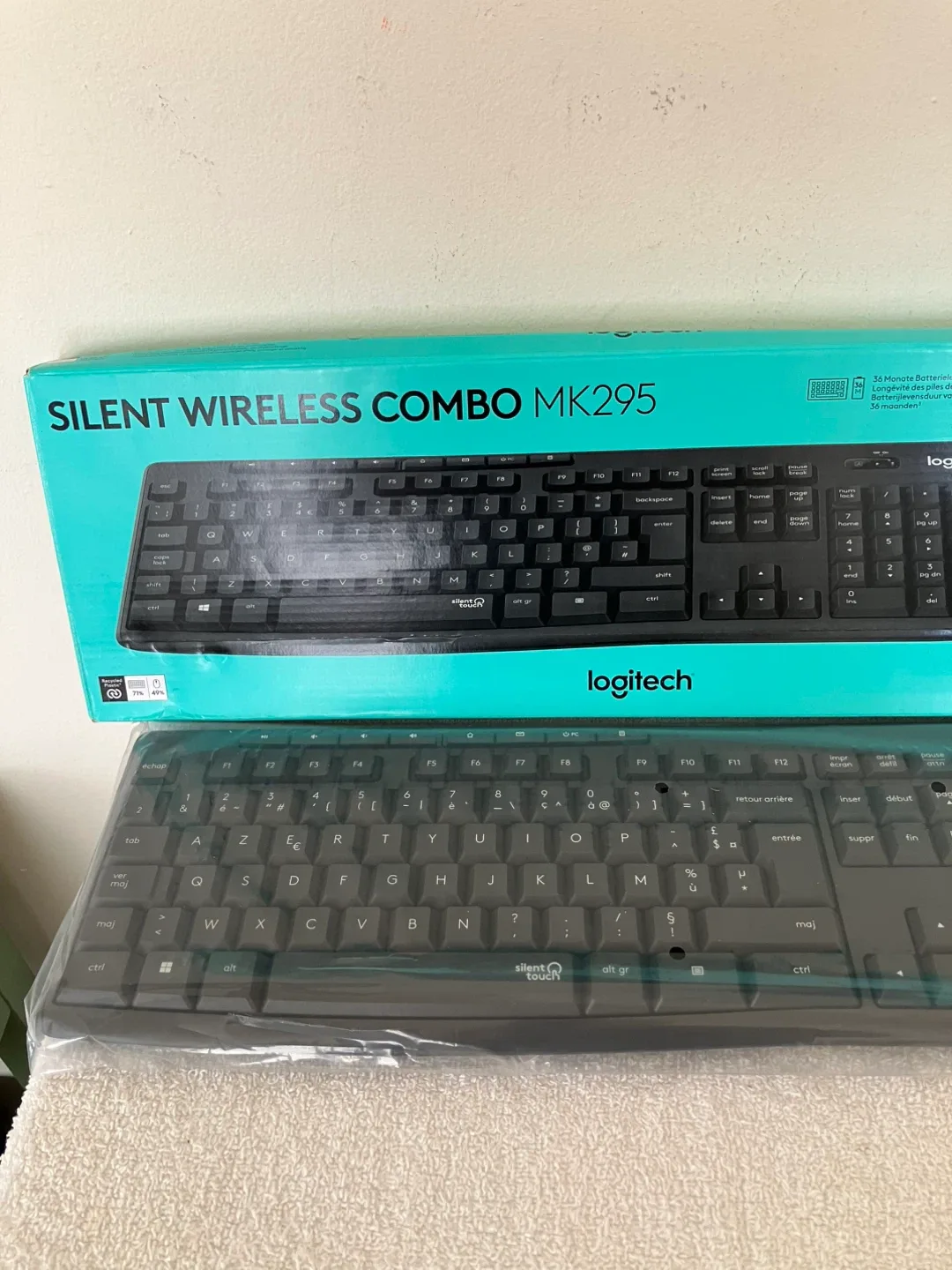 New Logitech Silent Wireless Combo MK295 - Keyboard & Mouse image indicator(2)