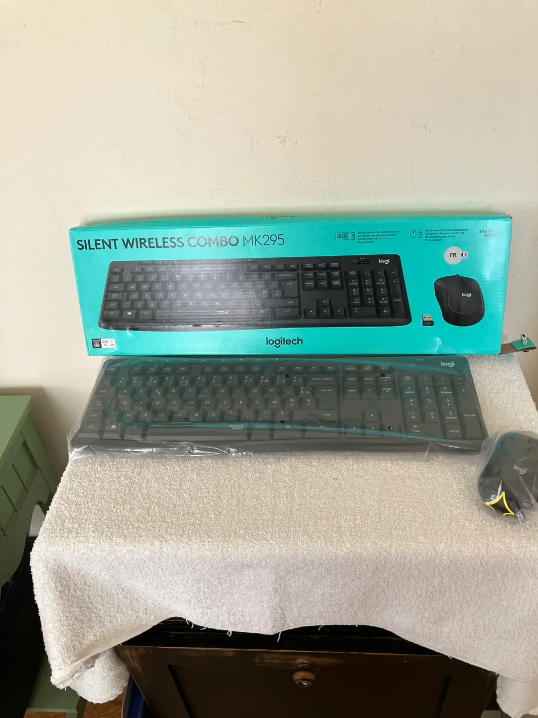 New Logitech Silent Wireless Combo MK295 - Keyboard & Mouse