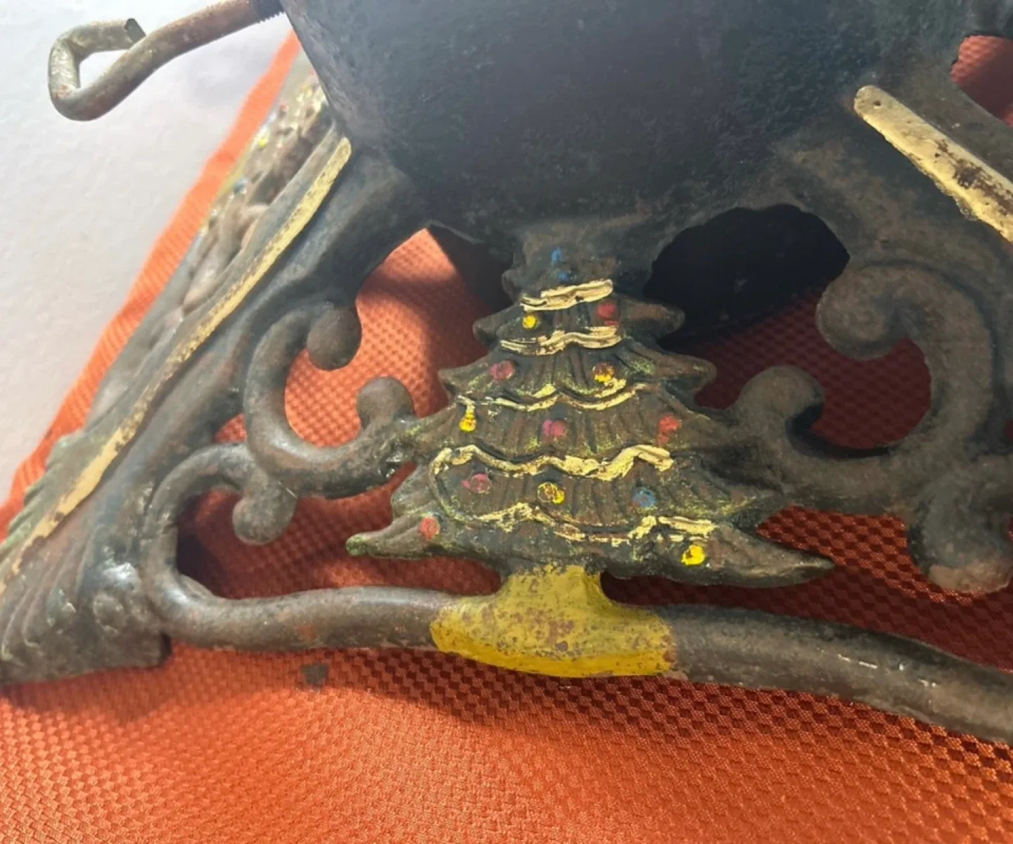 Solid Cast Iron Christmas Tree stand image indicator(2)