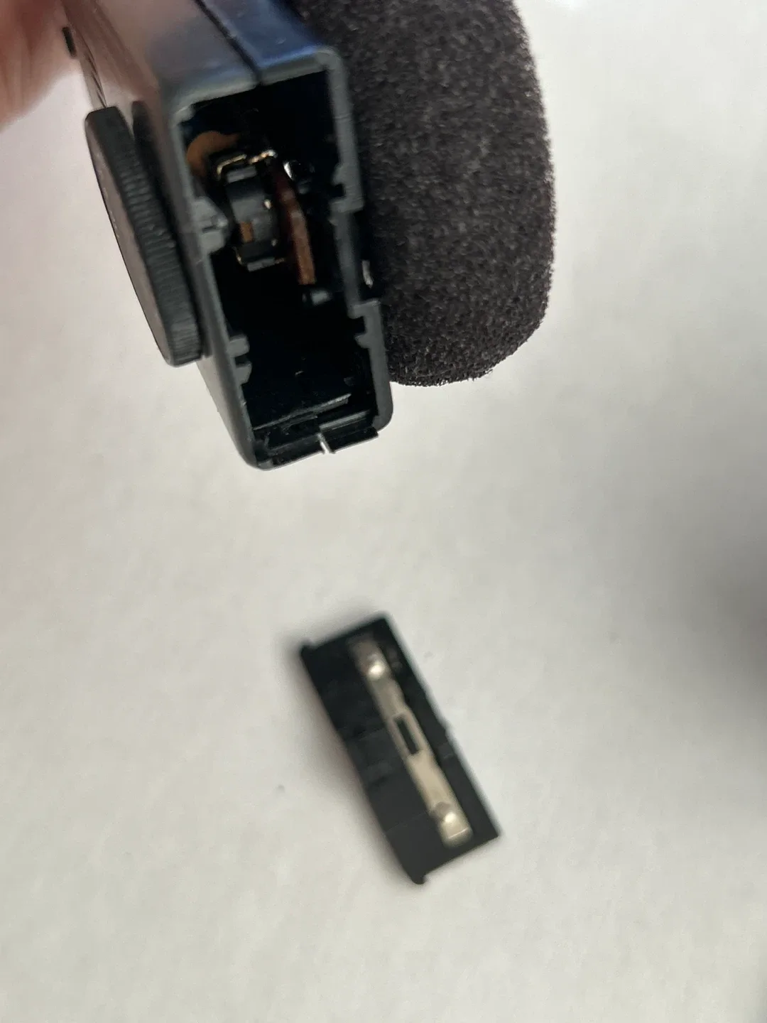 Vintage AM/FM Stereo Headphones image indicator(5)