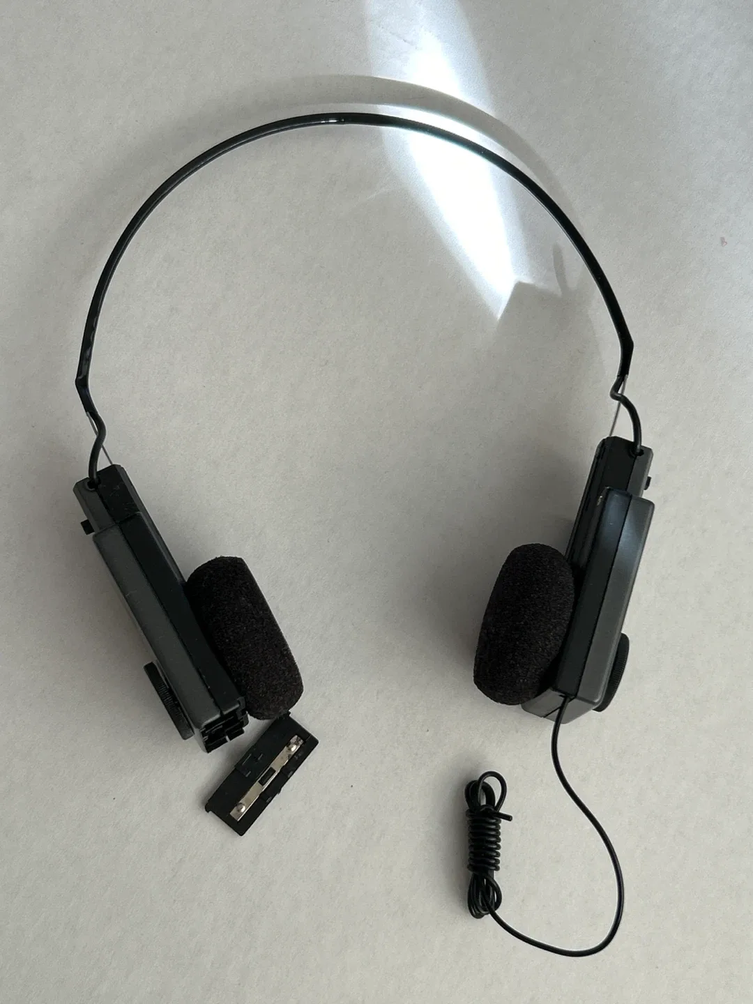 Vintage AM/FM Stereo Headphones image indicator(2)