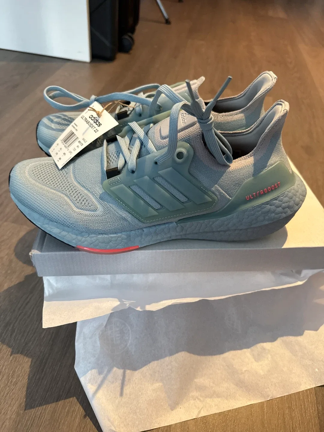 Adidas Ultraboost 22, US 9