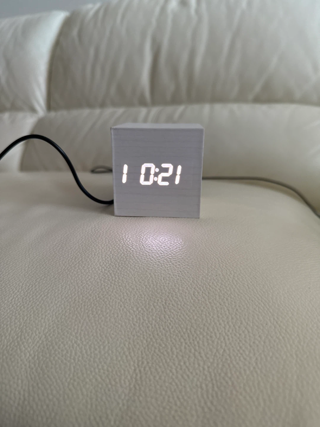 Quo Cordless hair straightener + Cube Digital Alarm Clock - photo 2
