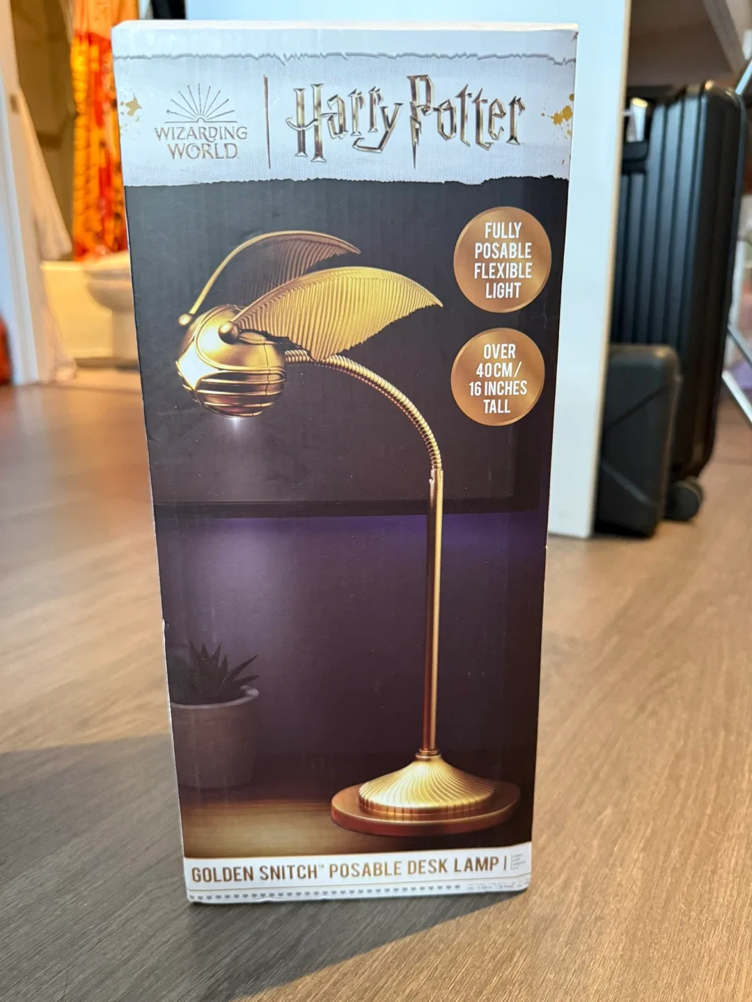 Harry Potter Golden Snitch Desk Lamp - New in Box! image indicator(5)