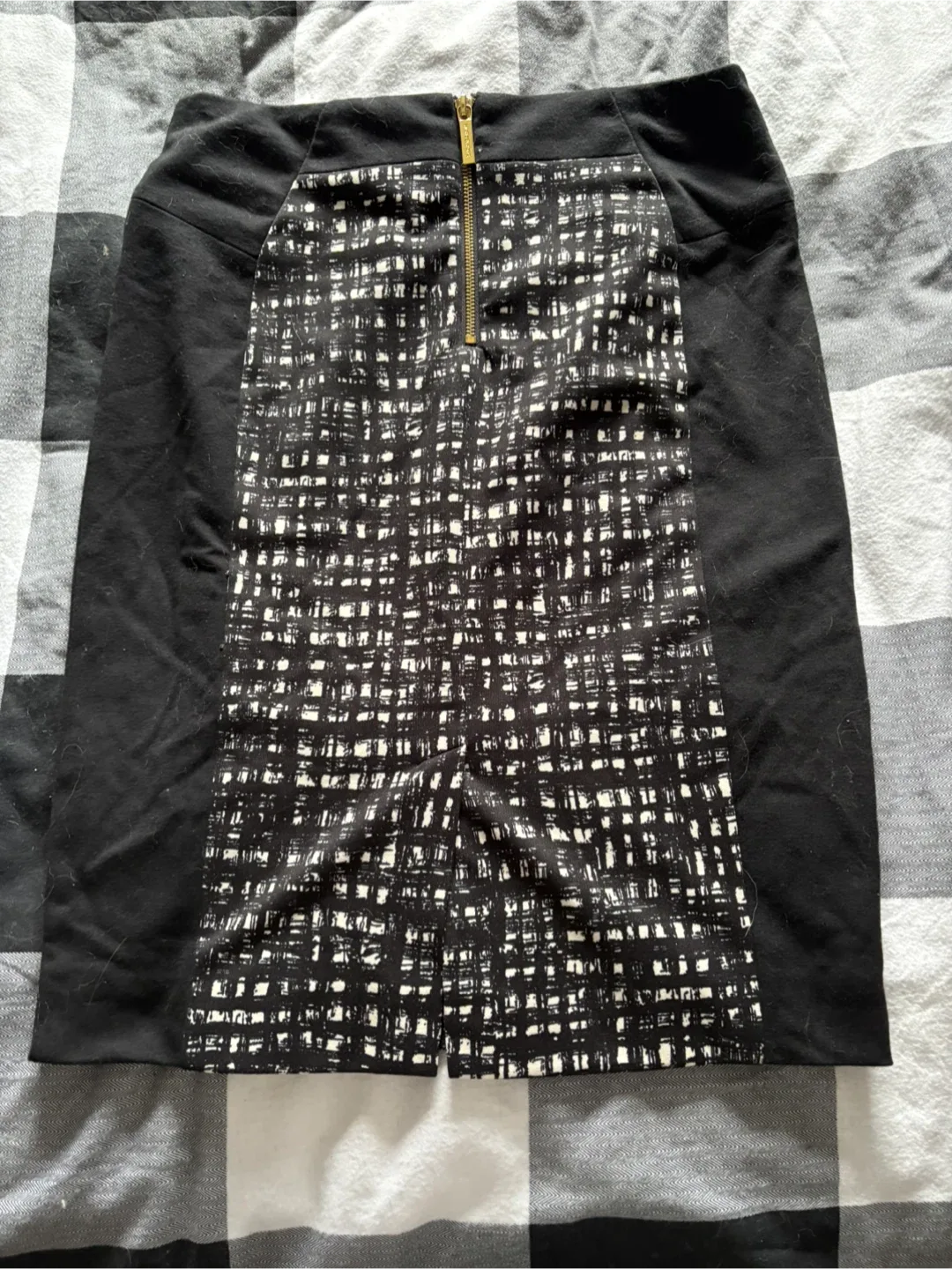 Michael Kors Black Skirt - Size 6 image indicator(2)