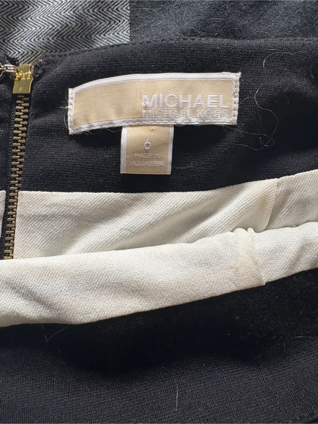 Michael Kors Black Skirt - Size 6 image indicator(3)