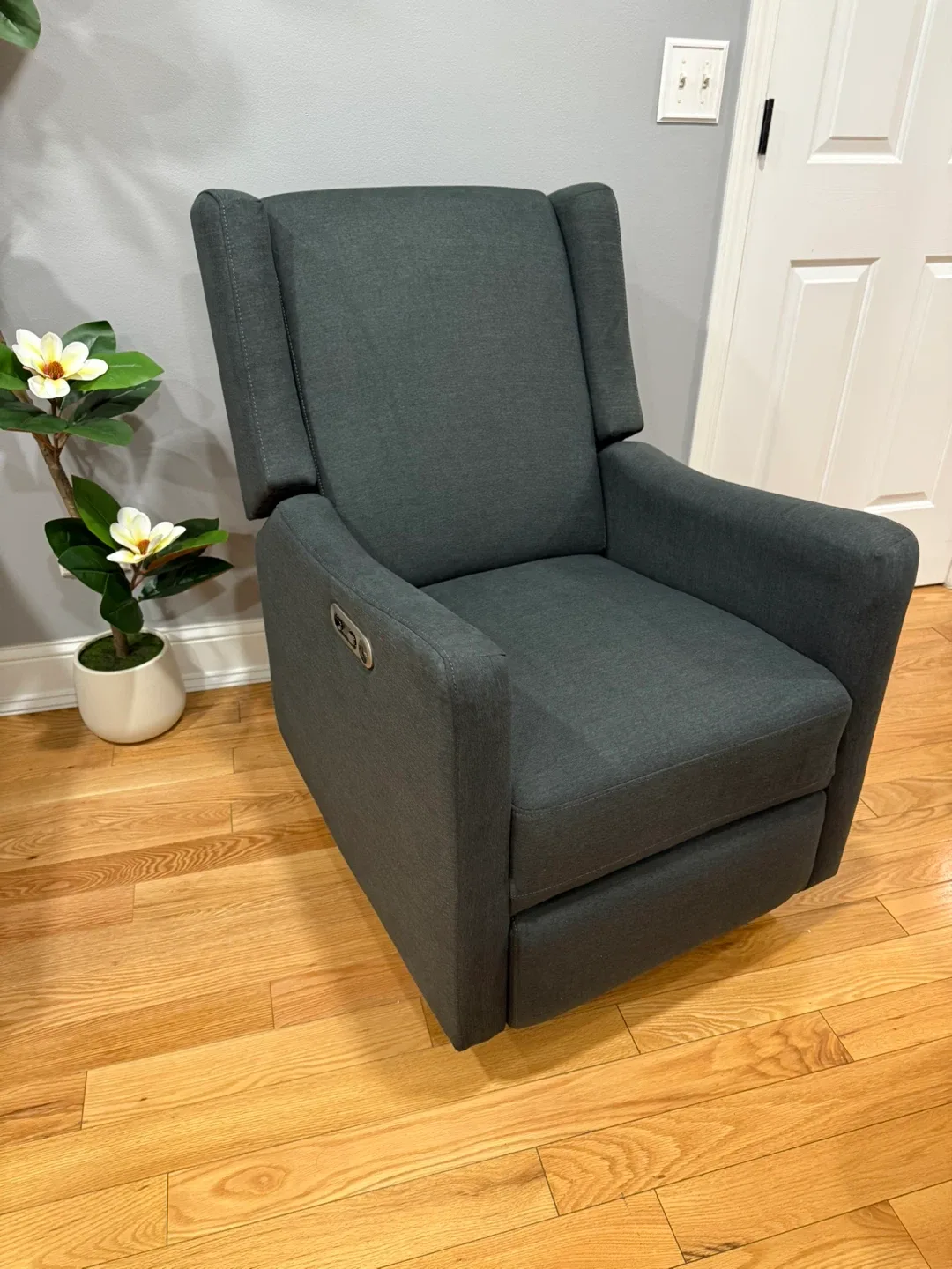 Delta Children Mercer Electronic Power Recliner - Dark Grey