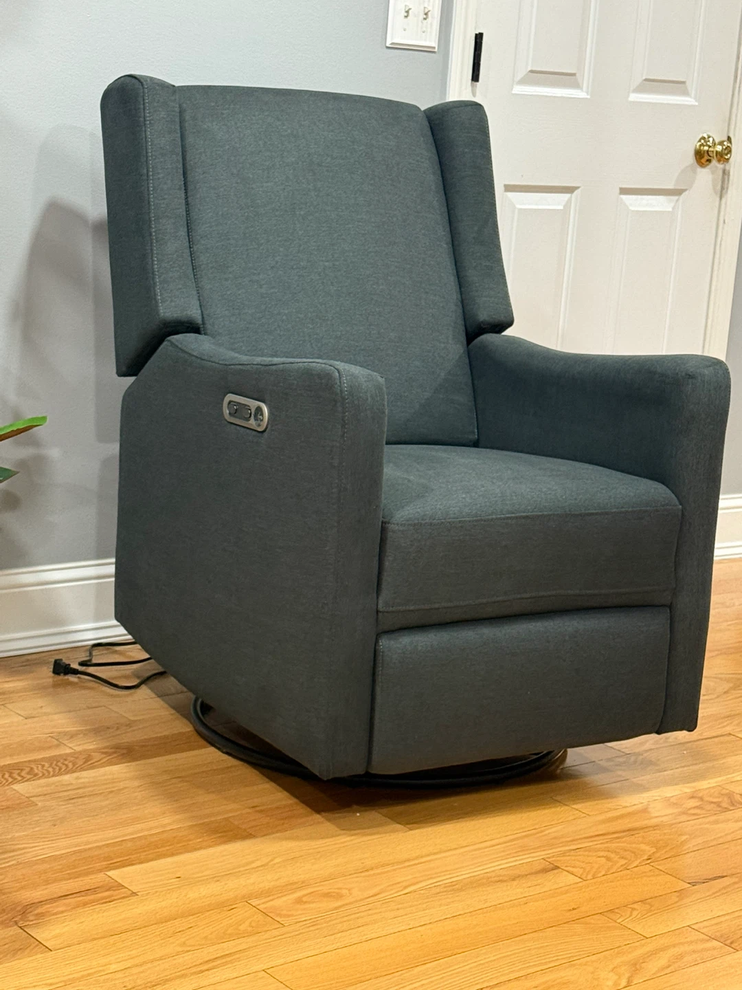 Delta Children Mercer Electronic Power Recliner - Dark Grey - photo 4