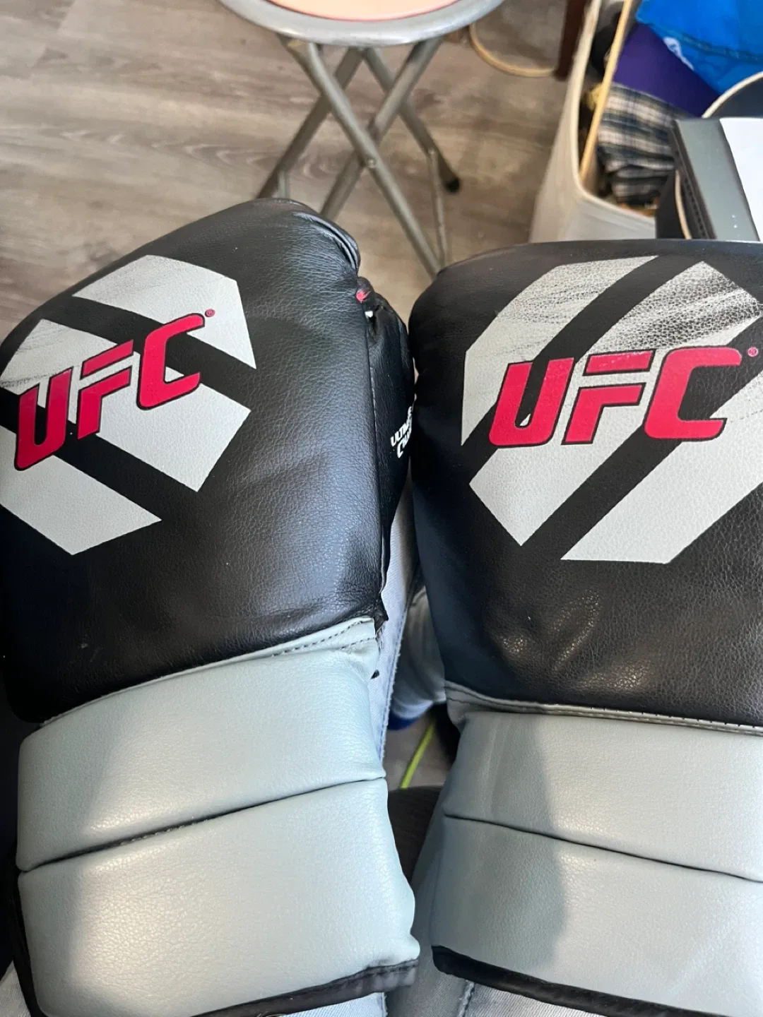 UFC Boxing Gloves - Black