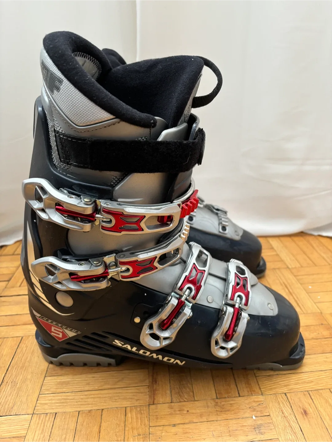 Salomon Ski Boots - Size US 10 image indicator(2)
