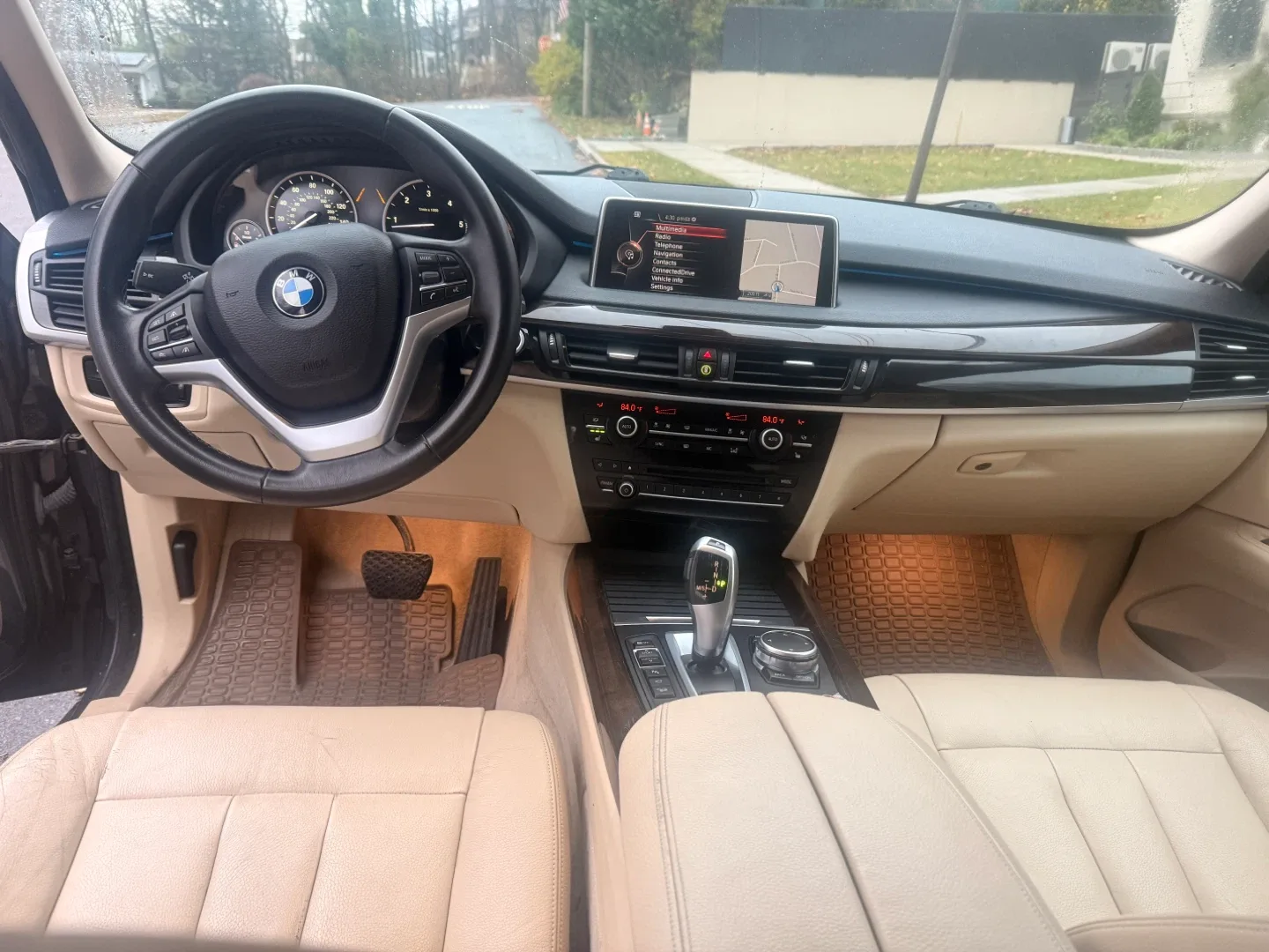 BMW X5 SUV image indicator(10)