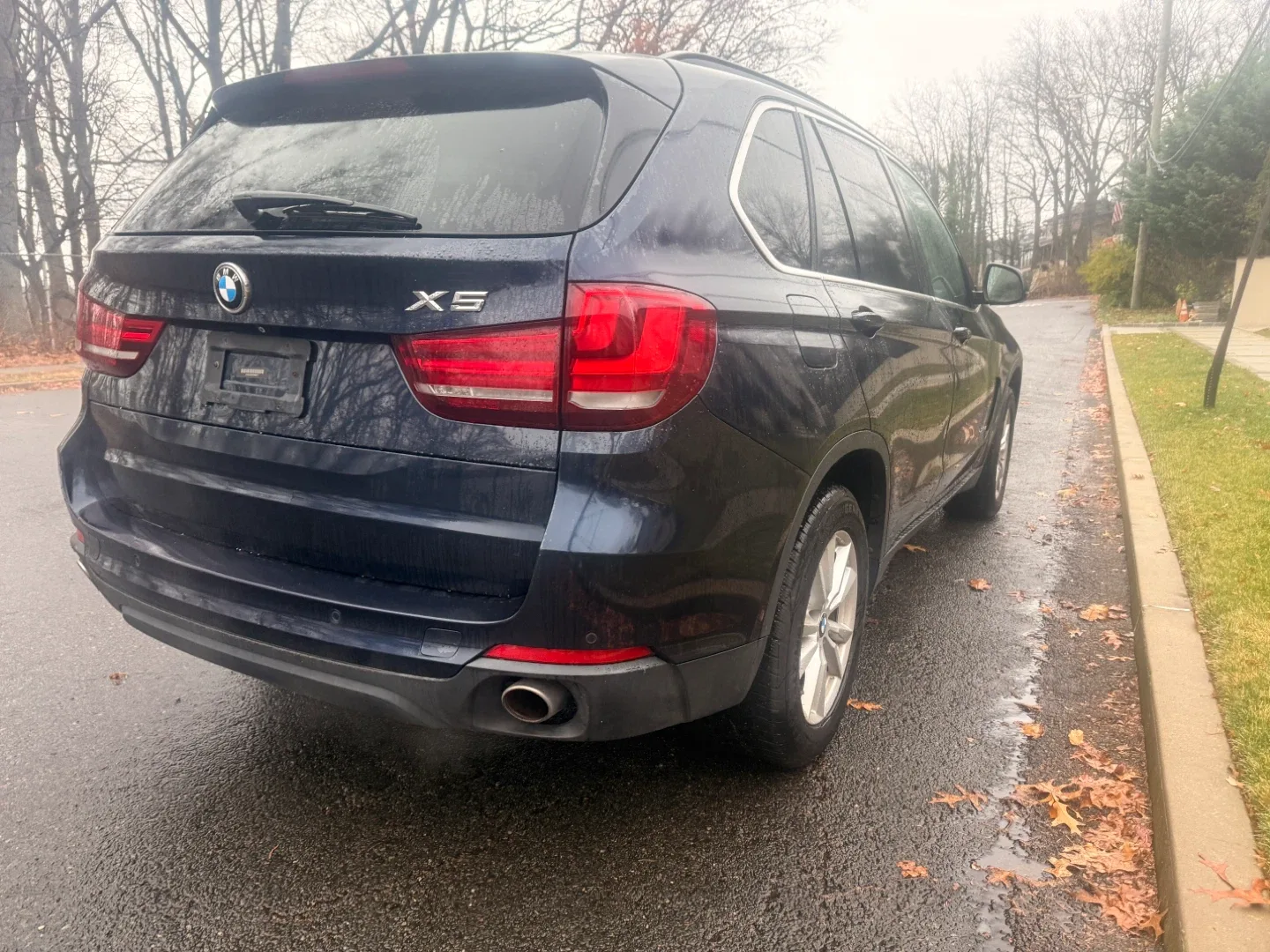 BMW X5 SUV image indicator(9)