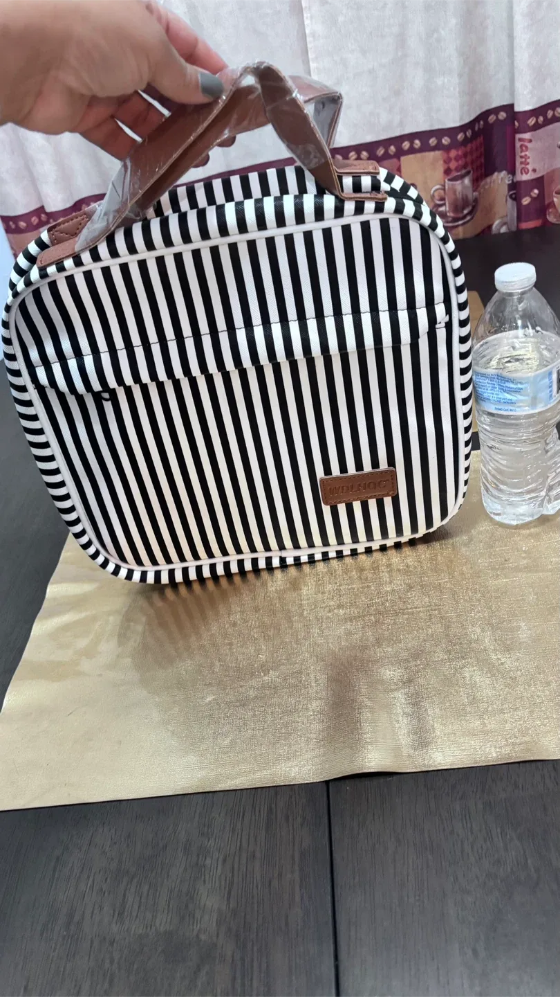 #Cleanout WDLHOG Striped Hanging Travel Toiletry Bag