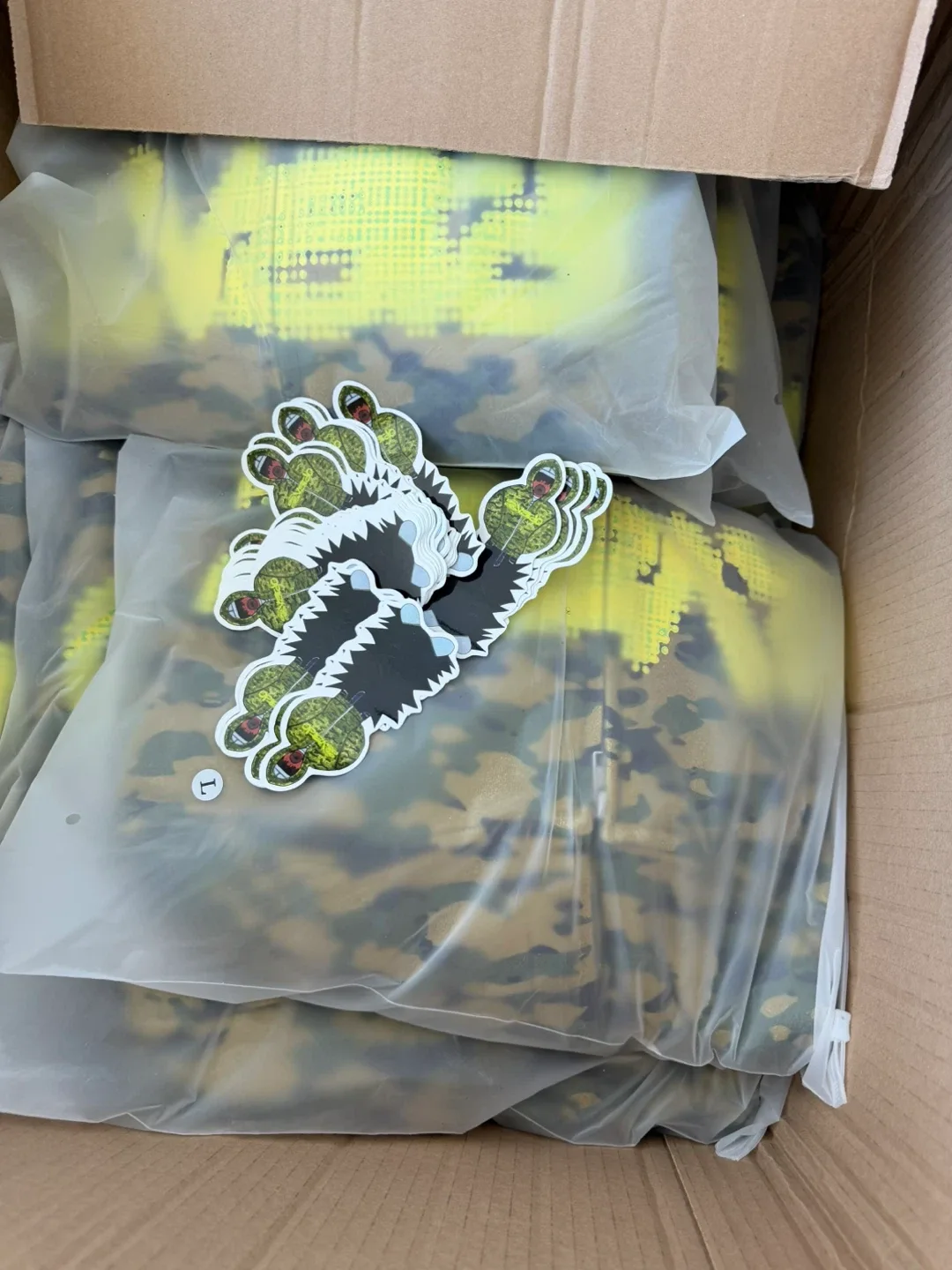 Hoodies image indicator(4)