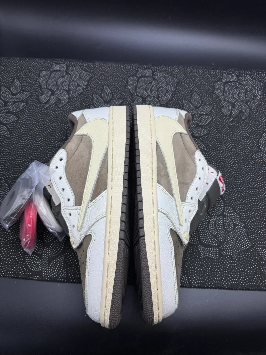 Nike Air Jordan 1 Low Travis Scott reverse mocha☕️size 10.5 image indicator(4)