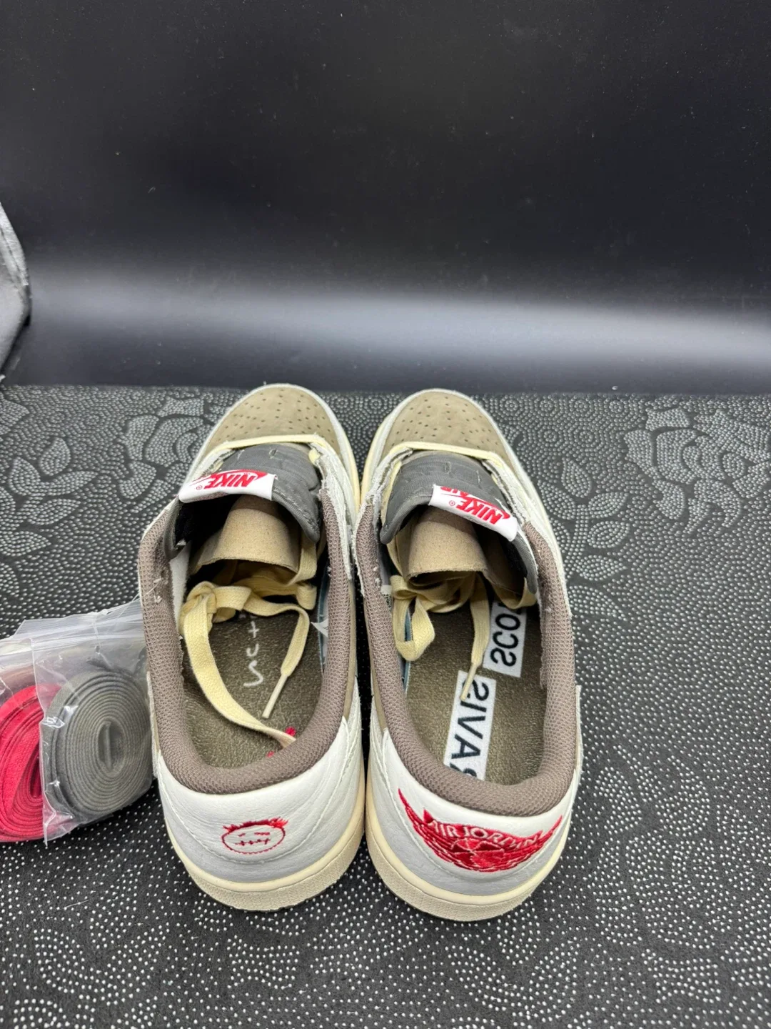 Nike Air Jordan 1 Low Travis Scott reverse mocha☕️size 10.5 image indicator(2)