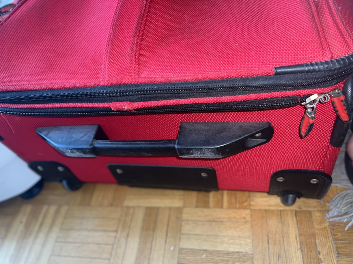 DELSEY Red Suitcase-29” - photo 3