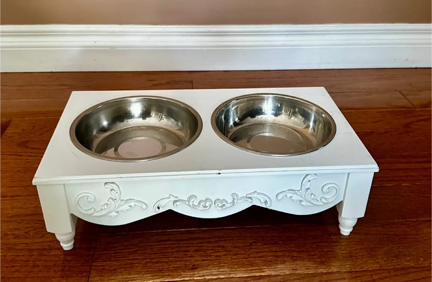 “French Chic” Elevated Pet Feeding Bowls