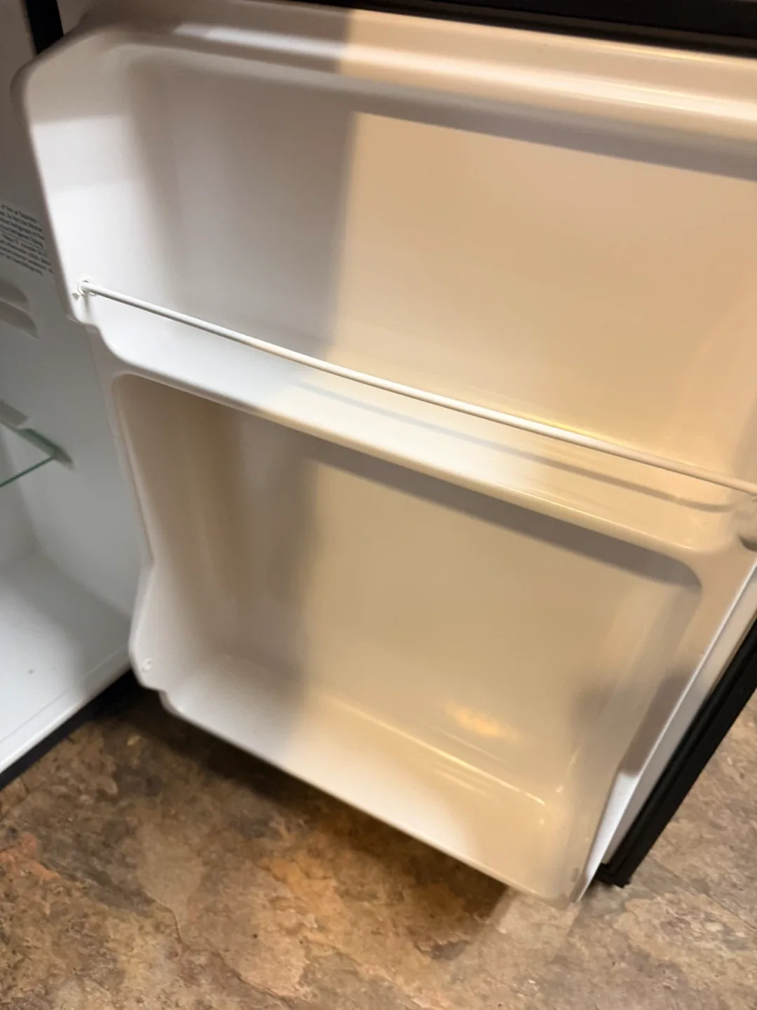 Haier Compact Mini Fridge - Black image indicator(4)