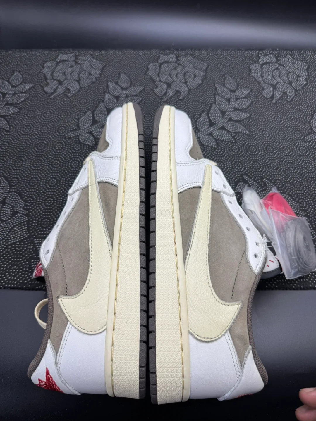 Nike Air Jordan 1 Low Travis Scott ☕️ reverse size 10 image indicator(3)