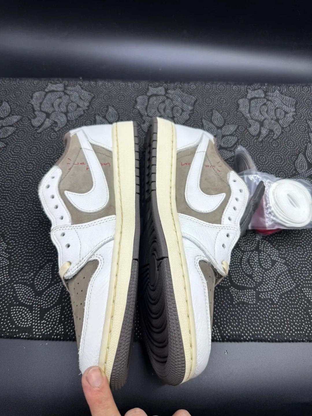 Nike Air Jordan 1 Low Travis Scott ☕️ reverse size 10 image indicator(4)