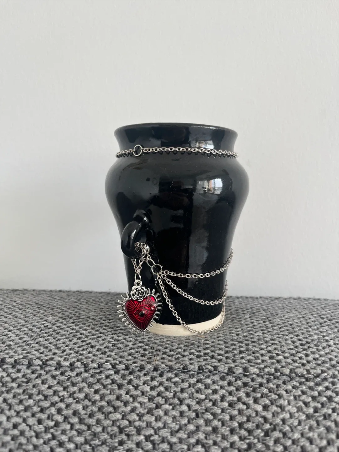 Black Lacquered Pottery Vase image indicator(5)