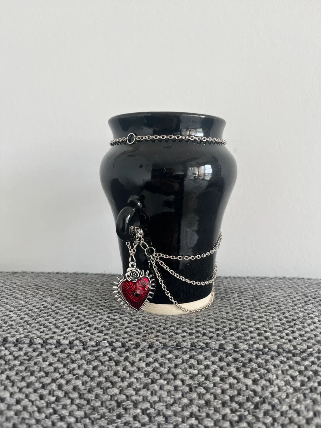 Black Lacquered Pottery Vase image indicator(6)