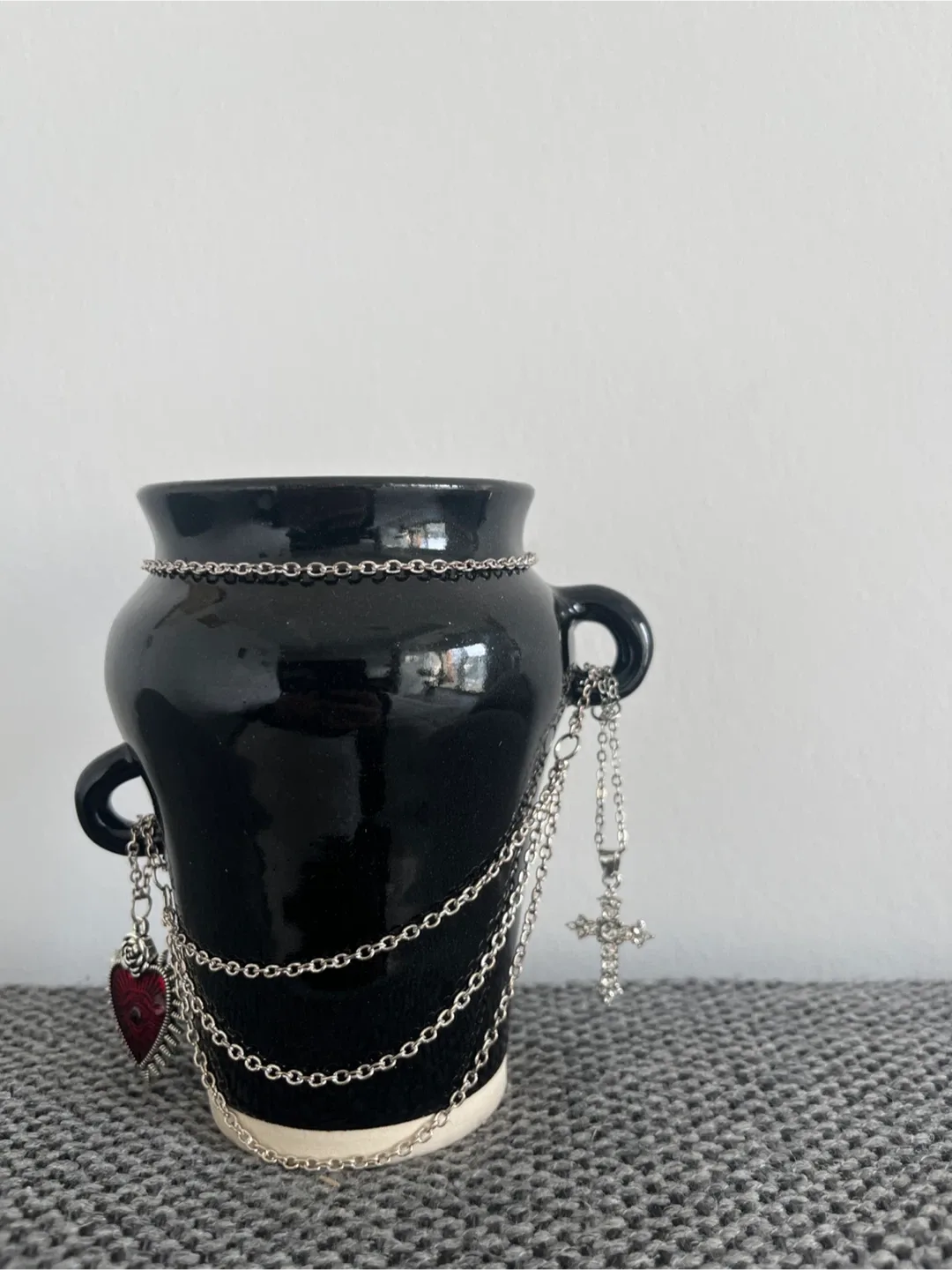 Black Lacquered Pottery Vase image indicator(3)