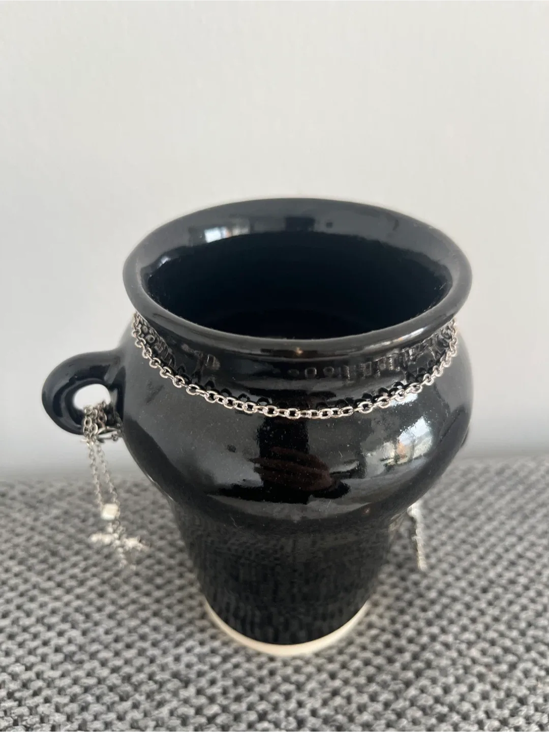 Black Lacquered Pottery Vase image indicator(8)