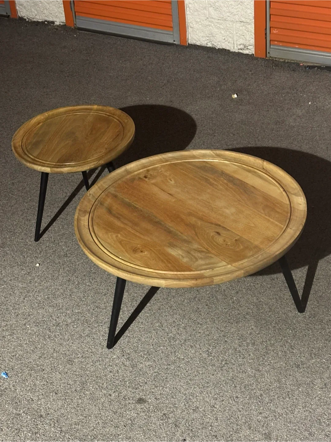 Wooden Round Nesting Coffee Tables, Set of 2